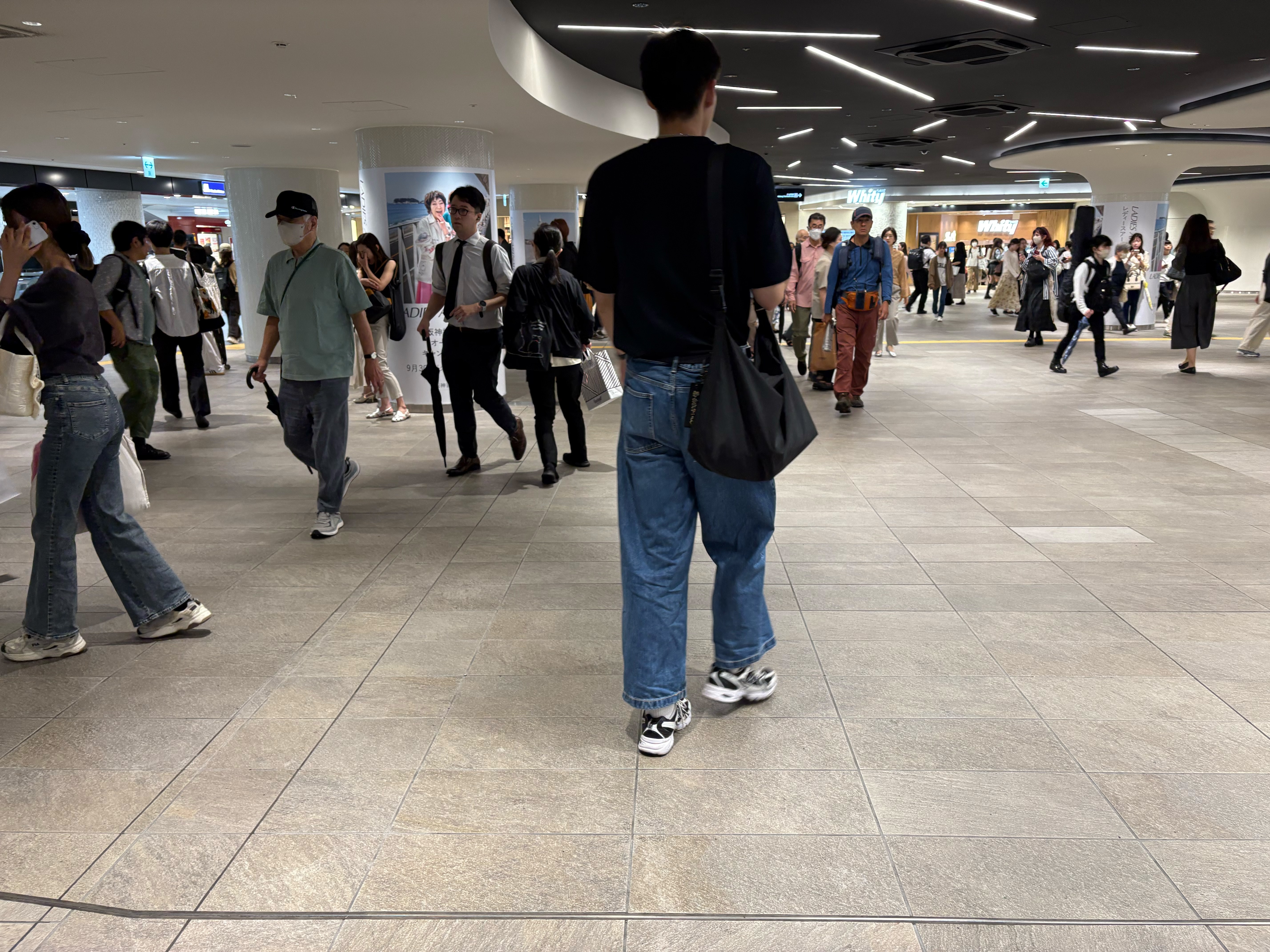 地下街景